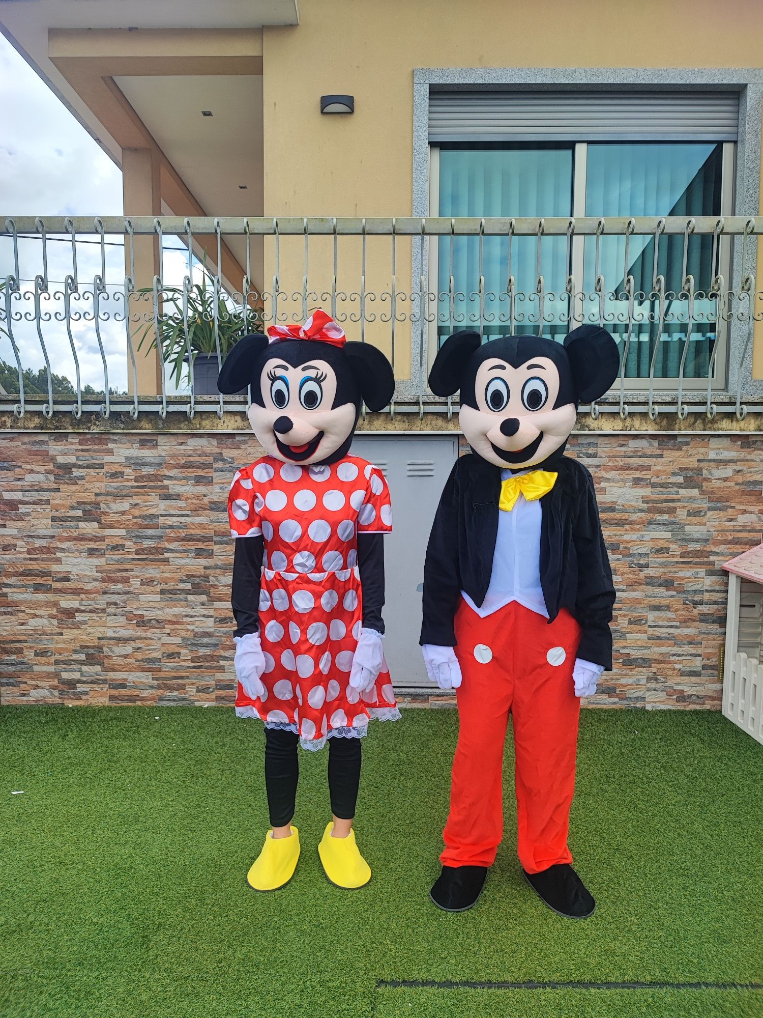 Mascote Mickey e Minnie Mouse