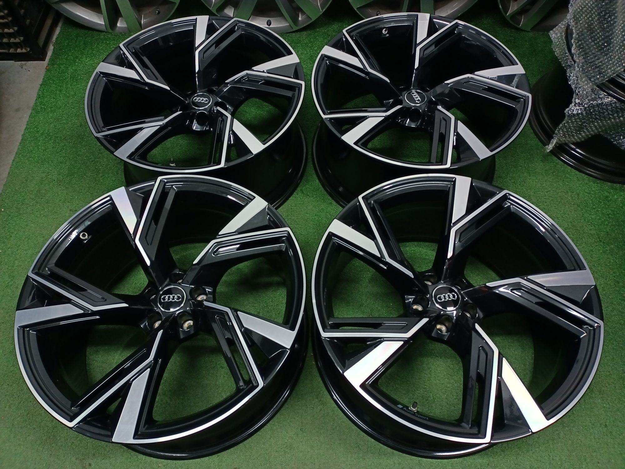 Audi Sport 22" felgi 5x112 et19 OEM Audi 4K0 Q8 Q7 A8 A7 A6 RS6 RS7