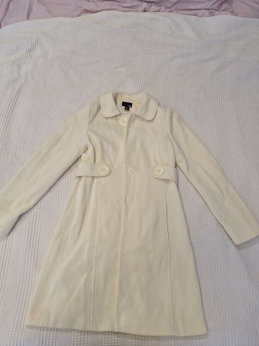 Пальто світлобежевого кольору