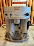 Ekspres do kawy Delonghi Rapid Cappuccino, Magnifica