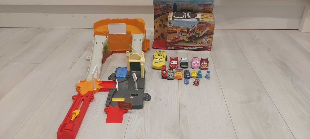 Трек маквин тачки mettel