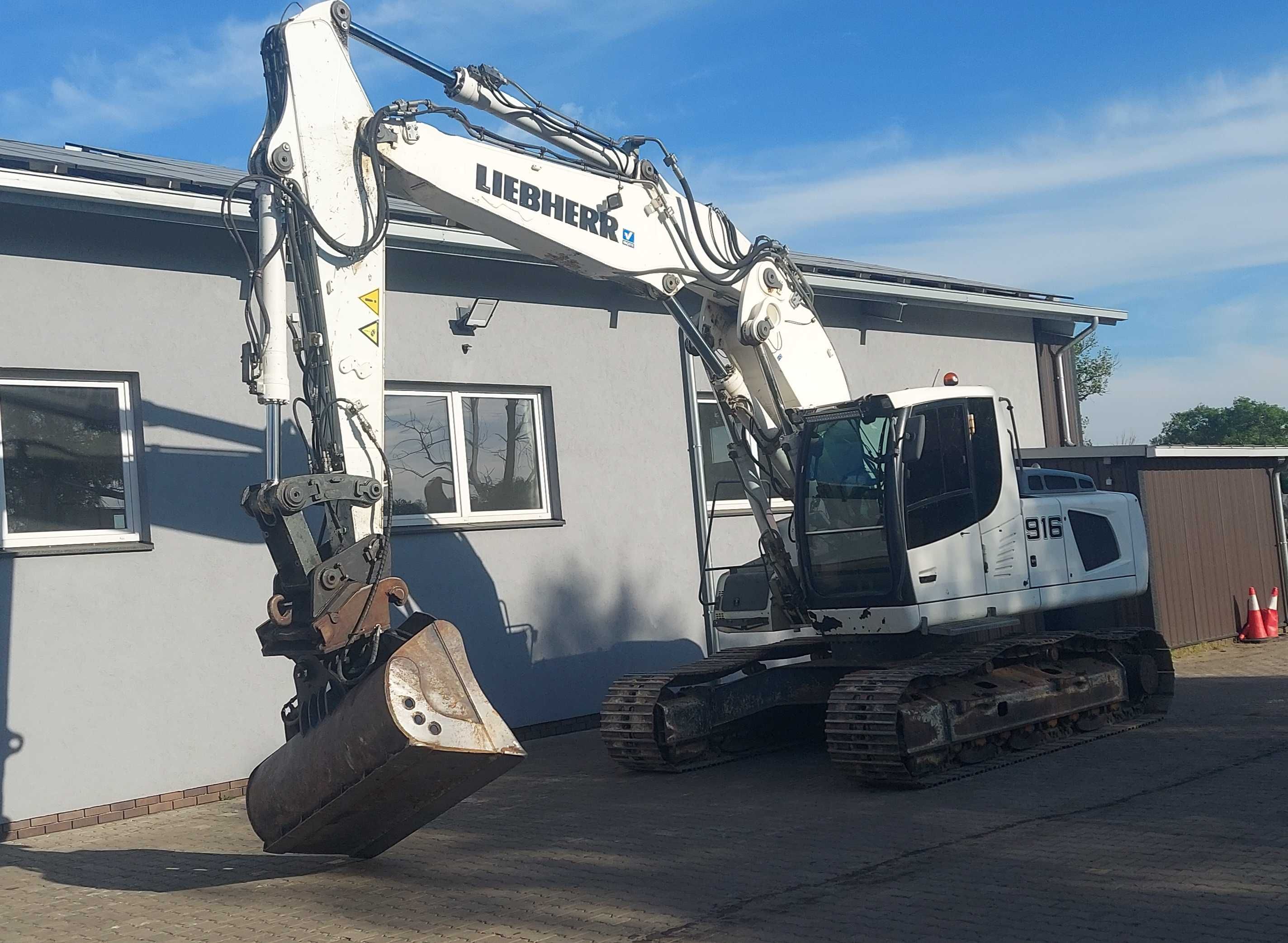 LIEBHERR R916 2 ŁYŻKI 2010r Nowe Podwozie Centralne Smarowanie