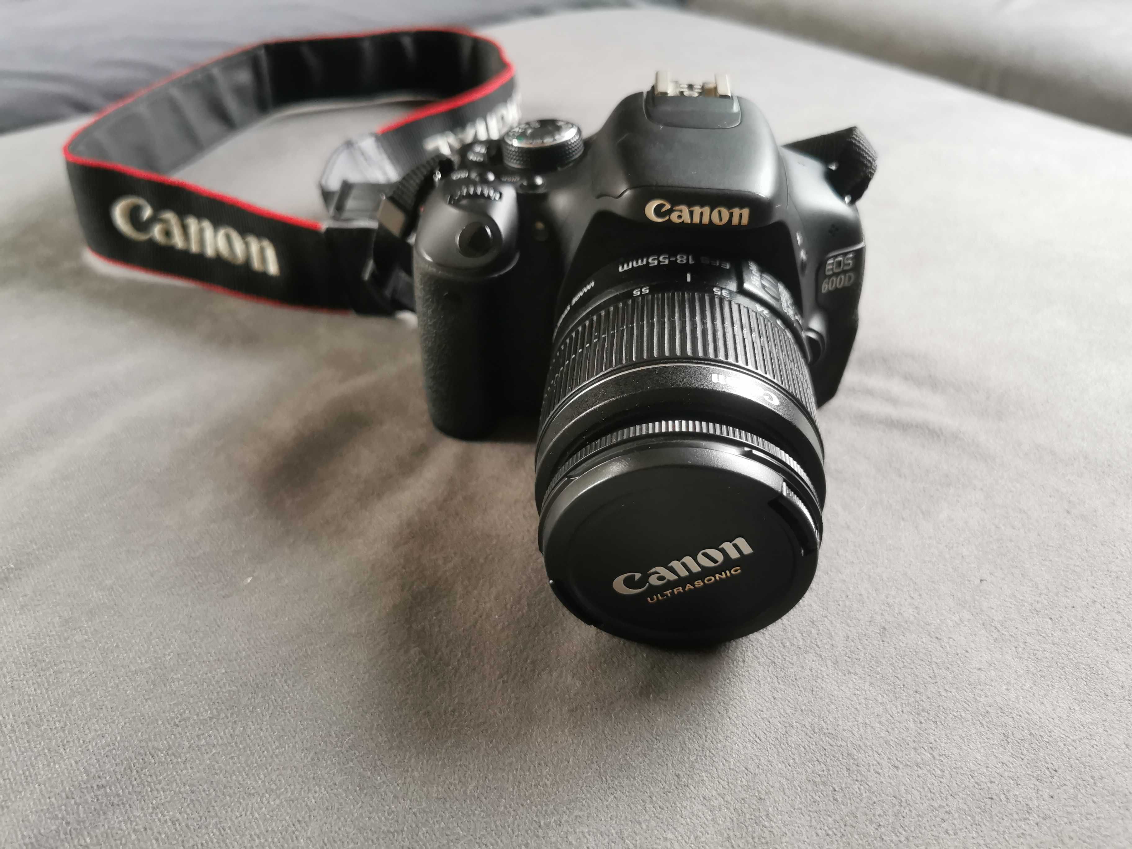 Canon EOS 600D z obiektywem 18-55mm