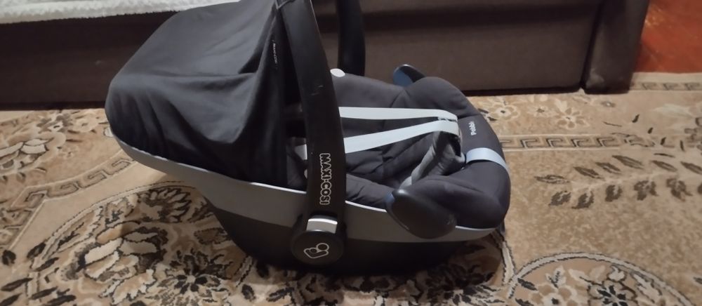 Автокрісло- люлька Maxi-Cosi