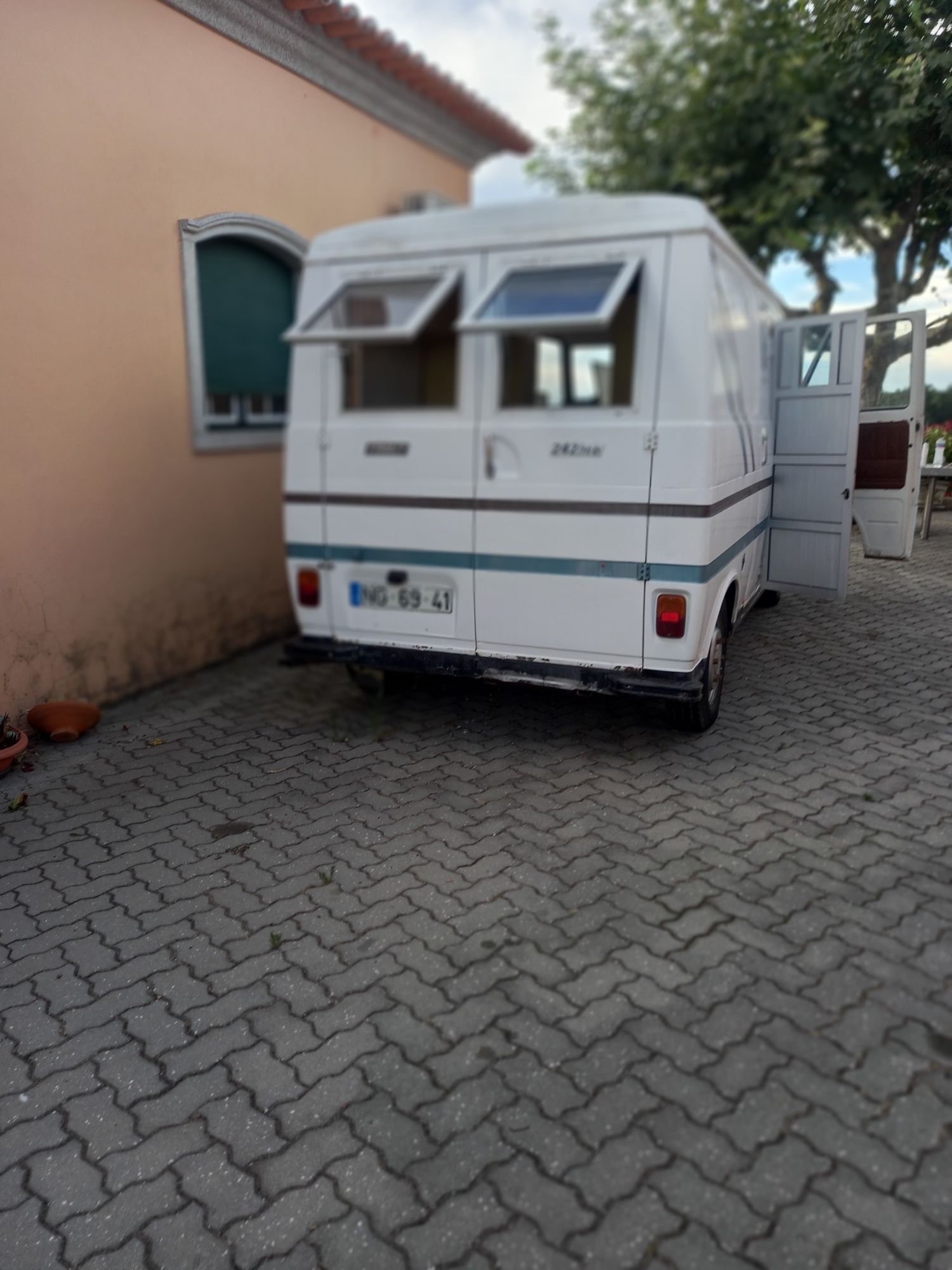 Autocaravana Fiat 242