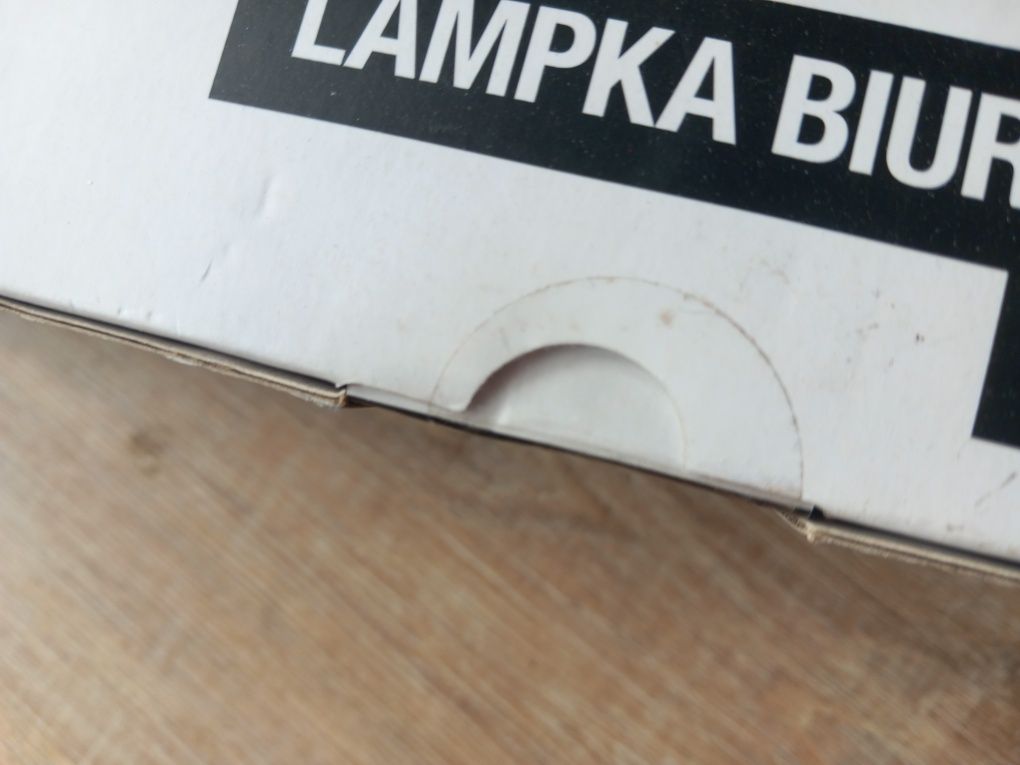 Lampka biurkowa LED 5W ładowarka indukcyjna