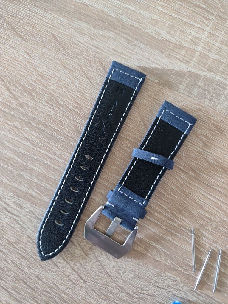 Granatowy pasek do zegarka, smartwatcha szer.22mm., gruby, eko skóra.