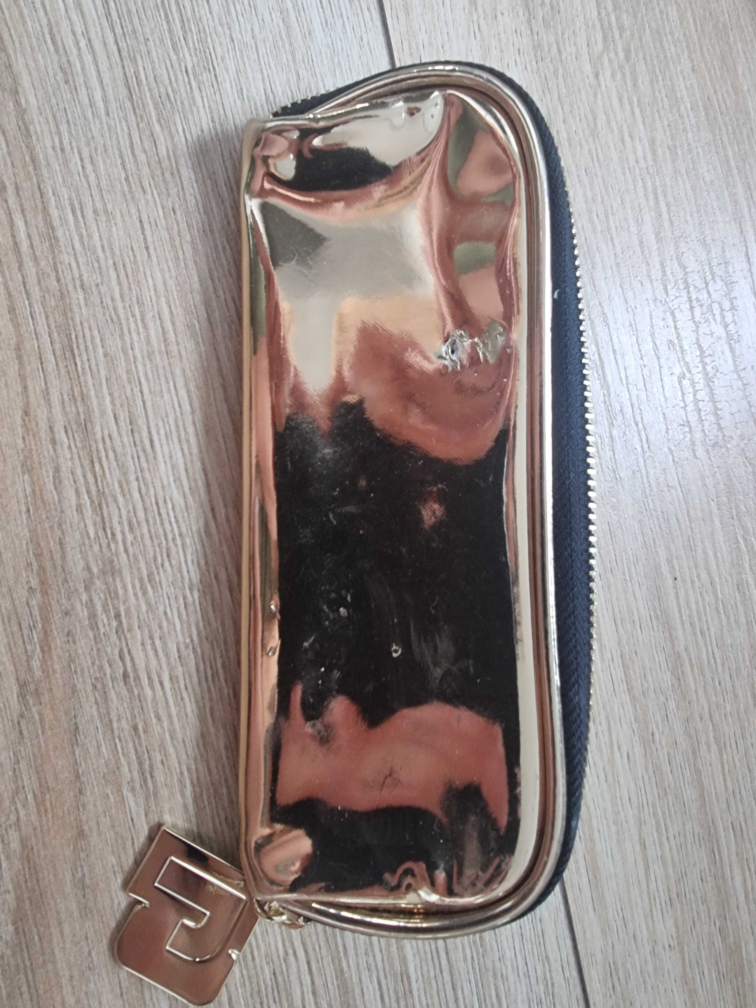Mini złota kosmetyczka etui Paco Rabanne