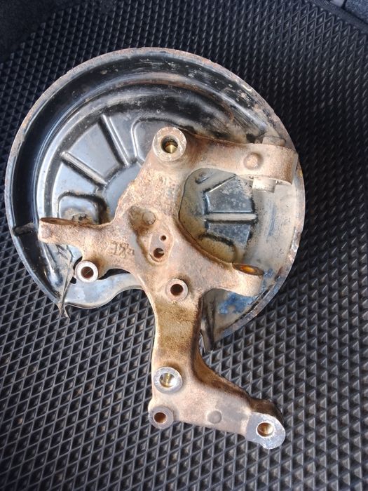 Продаю заднюю цапву ваг