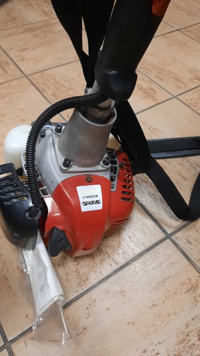 Kosa spalinowa VEGA BC260A-3
