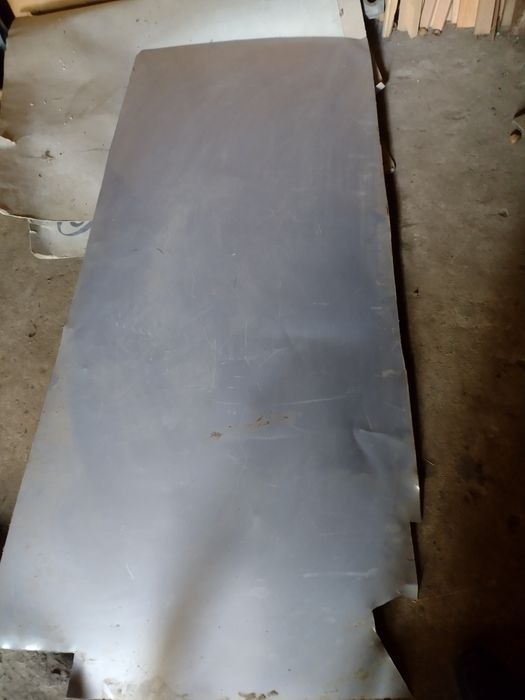 Продам бляху капота мерседеса