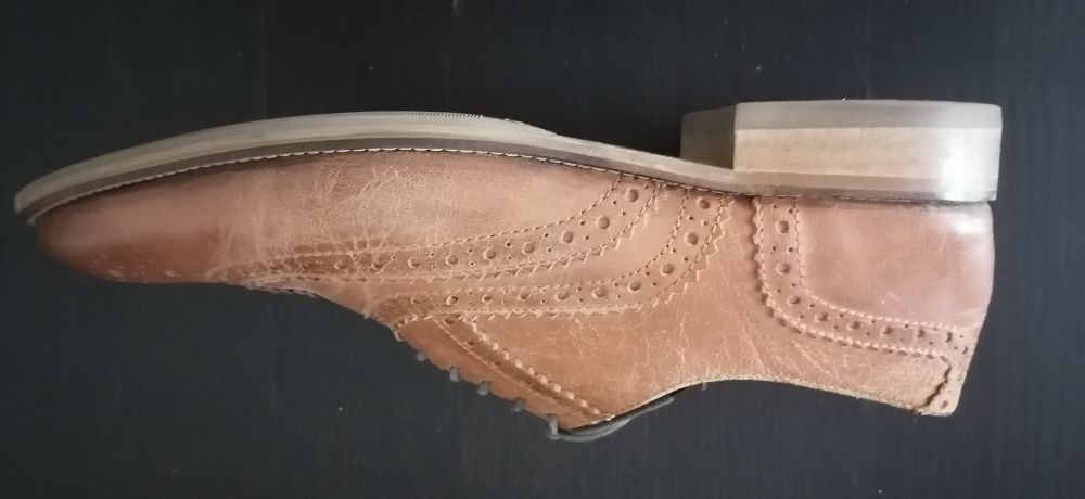 Angielskie pantofle skórzane rozm. 10 EUR44 buty podzelowane idealne