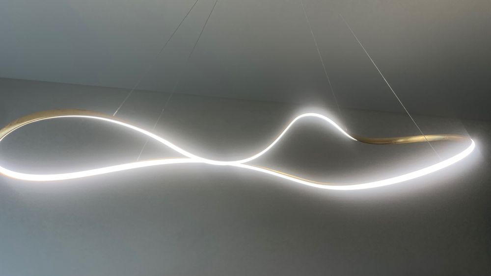 Candeeiro de Luxo em Dourado