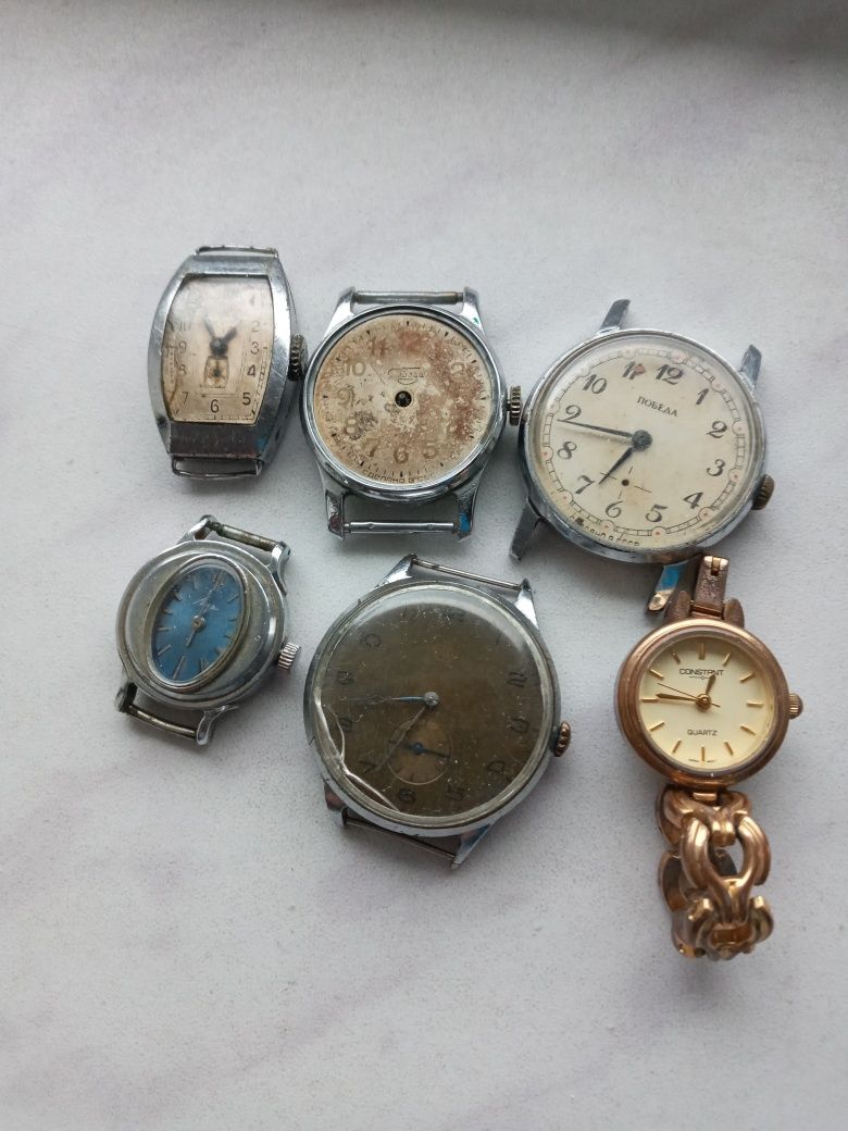 Продаю  старые часы