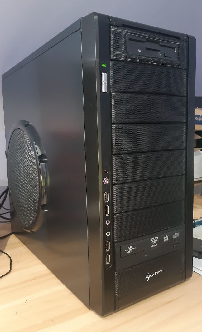 Komputer stacjonarny + monitor