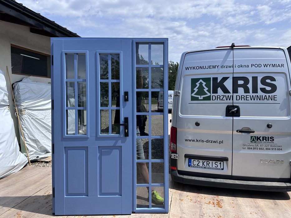Drzwi zewnętrzne drewniane z doświetlem Montaż Cała Polska niebieskie