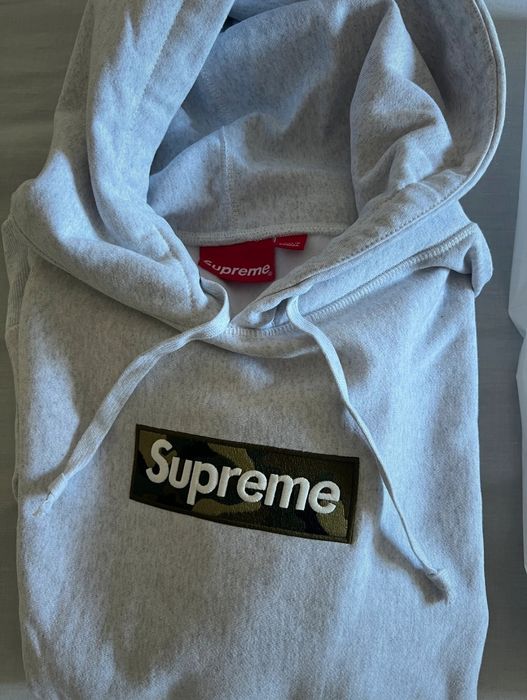Supreme Hoodie Box logo