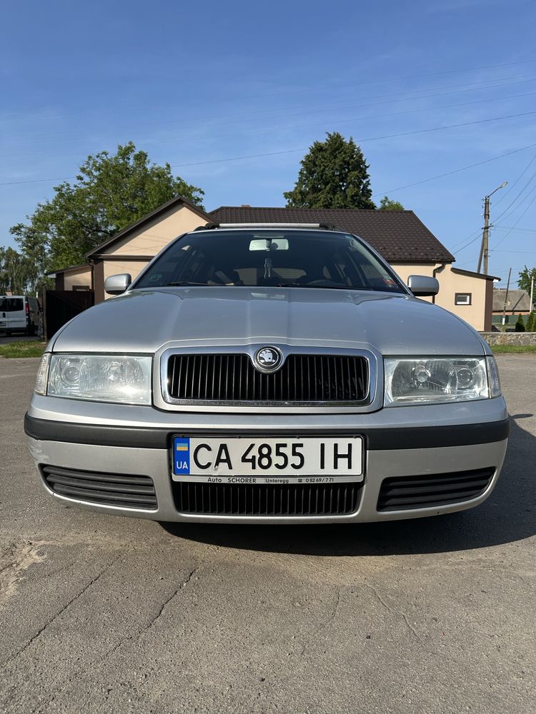 Skoda octavia tour 1.6 бензин 2003 р