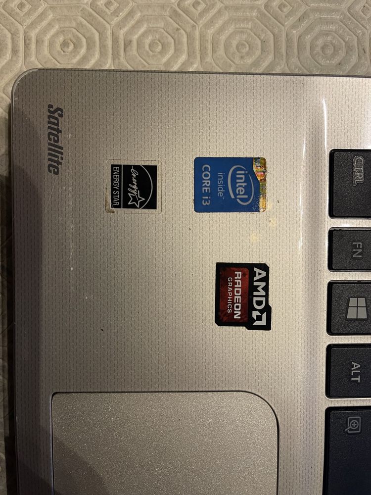 Portatil Toshiba Satellite L50-B-2G4