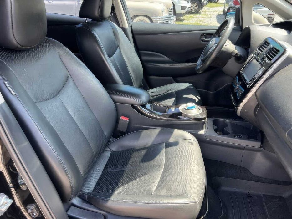 Nissan LEAF SL      2015