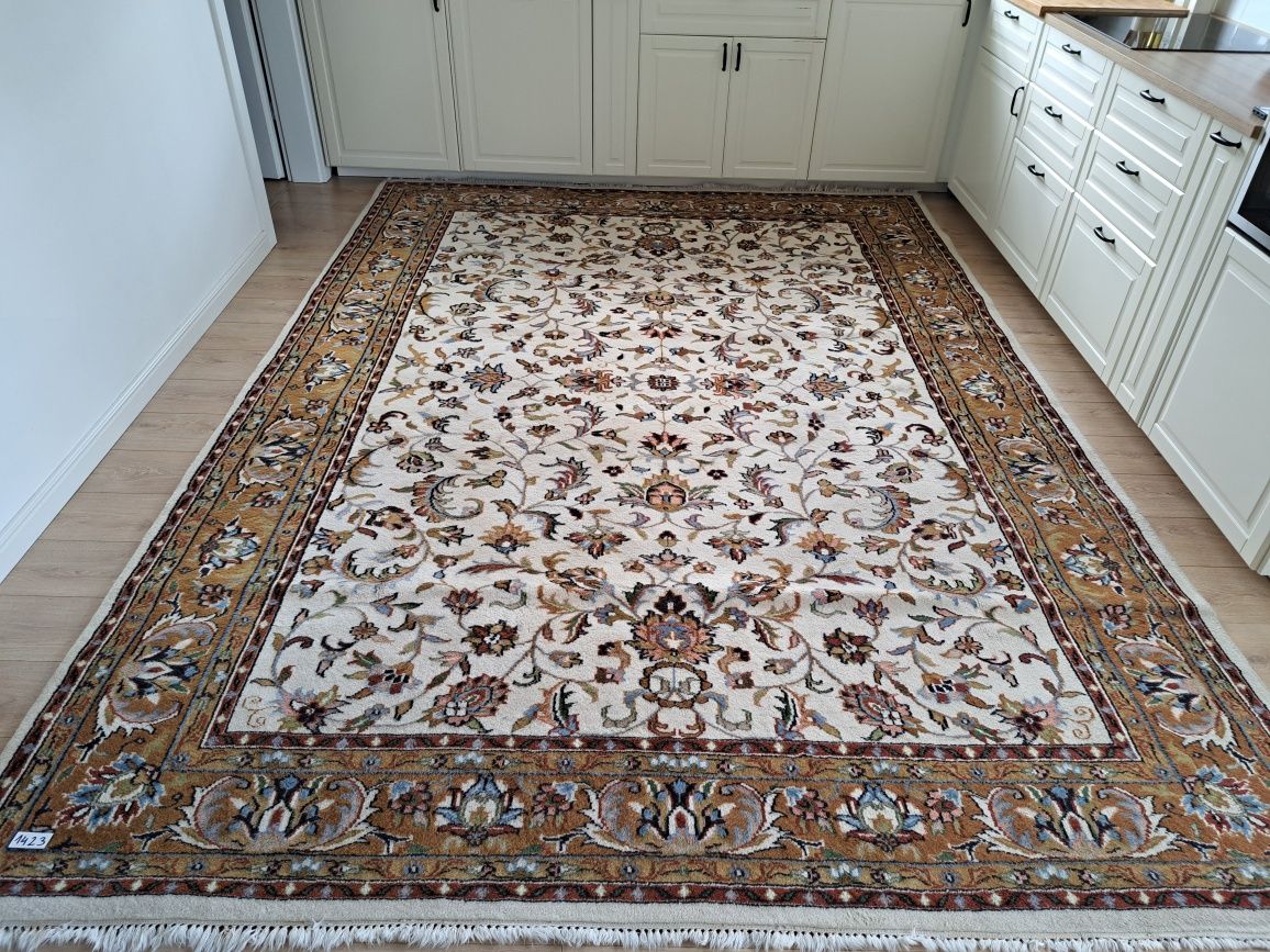 Śliczny salonowy ręcznie tkany wełniany Indyjski dywan 250x360cm