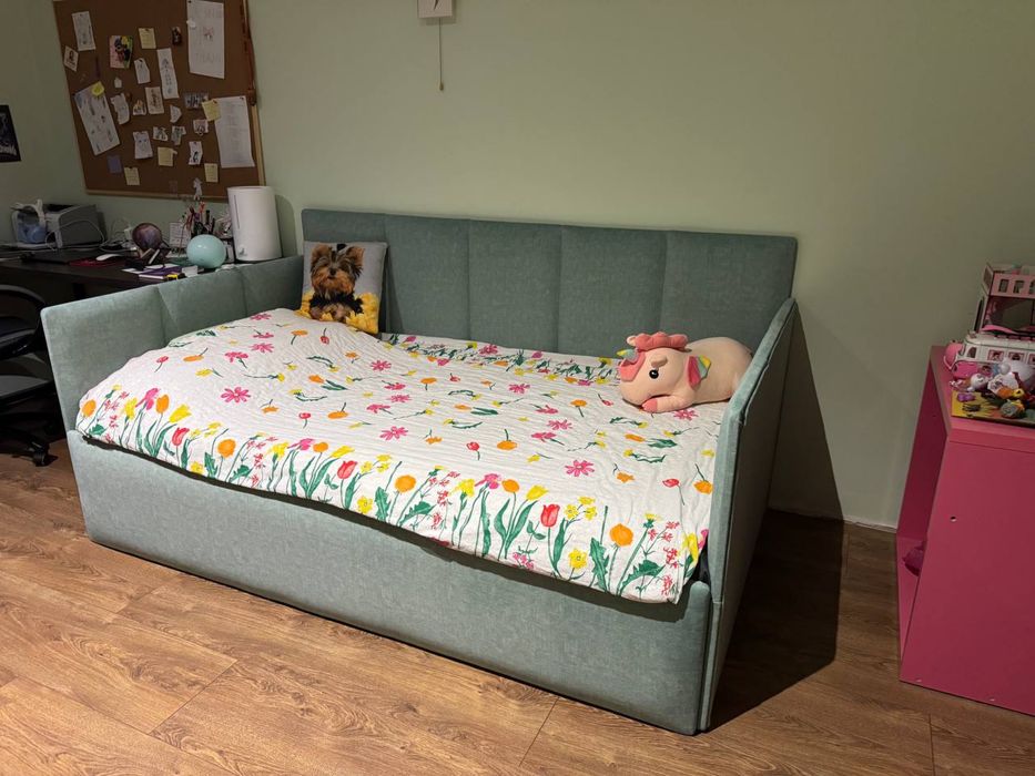 Спинка для ліжка. Мʼка спинка до ліжка