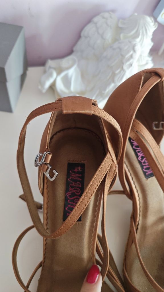 Buty do tańca na obcasie buty taneczne skórzane beżowe