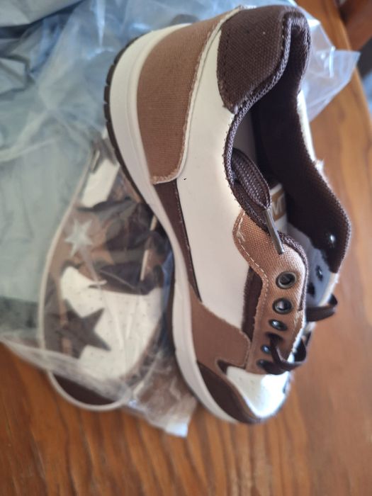 Sapatilhas de mulher novas