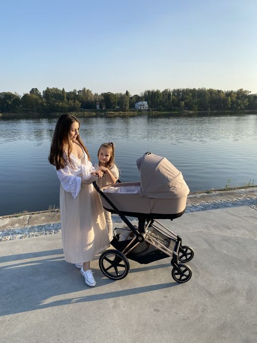Gondola cybex priam 4.0 cozy beige + adaptery