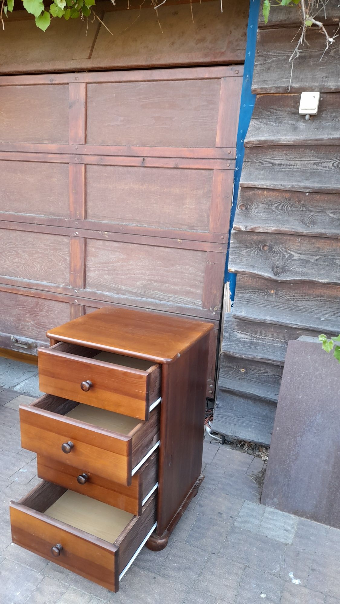 Drewniane komody sosnowe , lite drewno