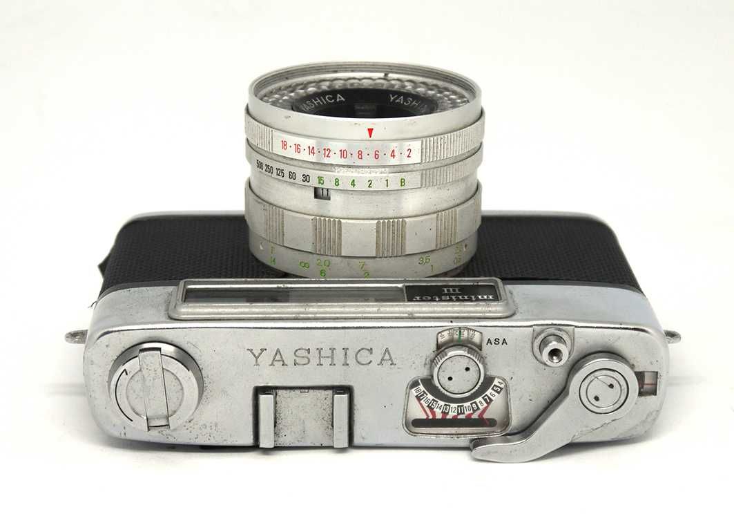 Máquina Fotográfica Analógica YASHICA Minister III usada