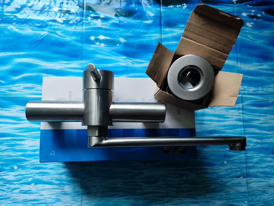 Смеситель змiшувач настенный для кухни,умывальника Champion SUS 005