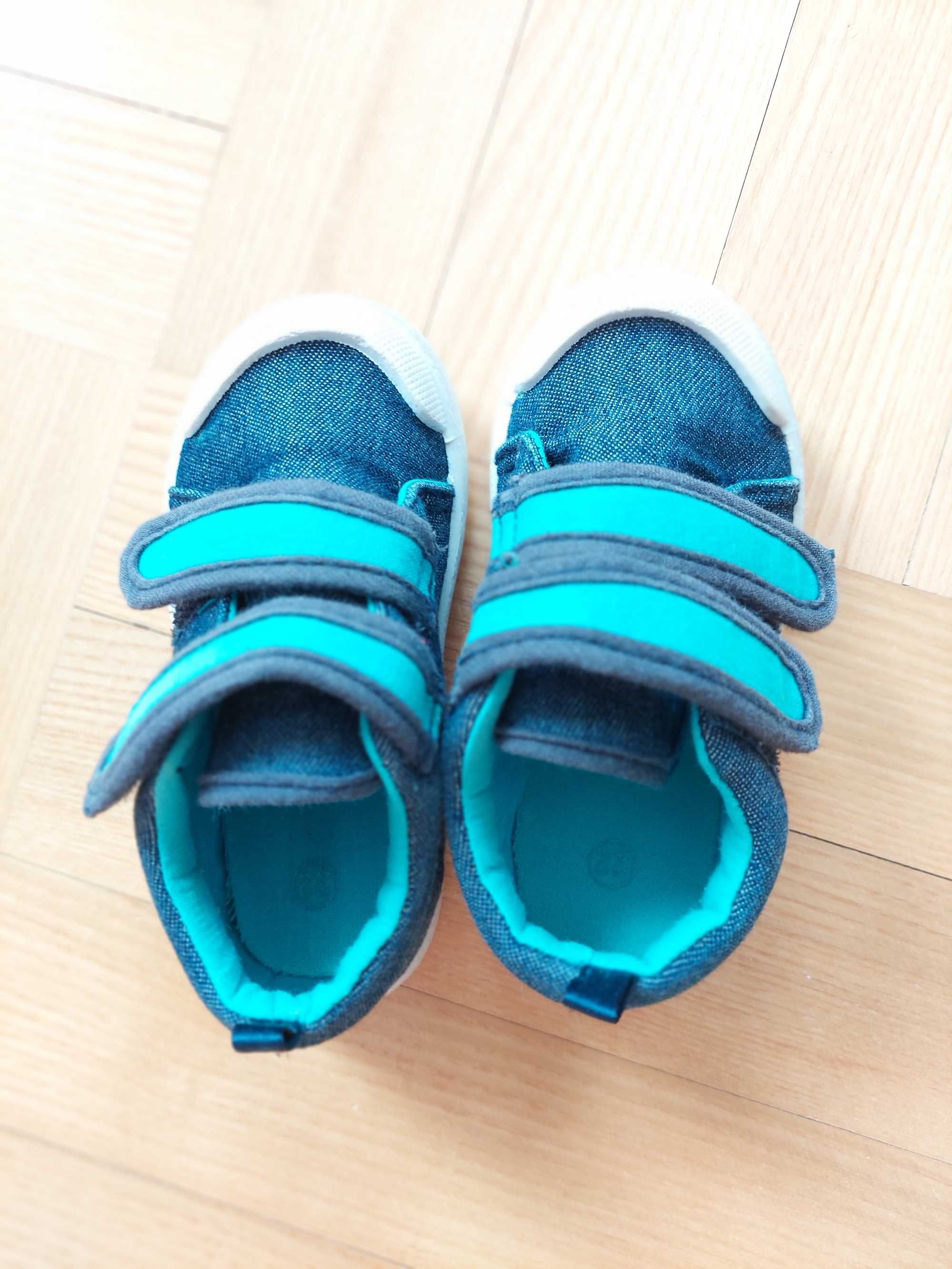 Buty chłopięce r.22