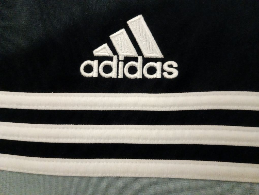 Кофта Adidas      .