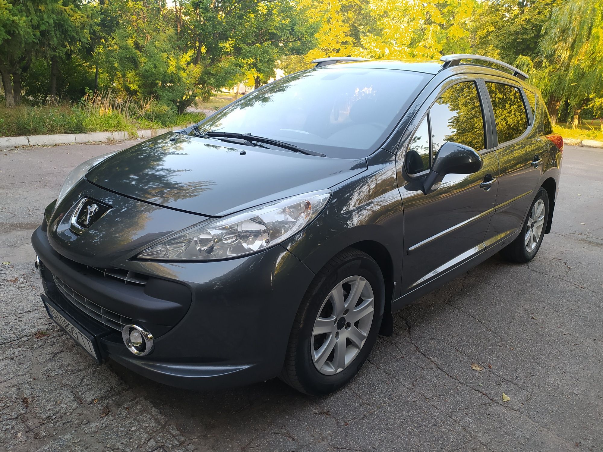 Продам Peugeot 207 sw 1.6 бензин