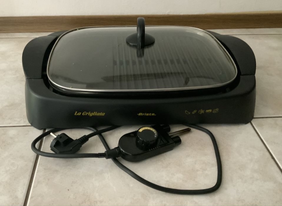 Grill elektryczny La Griliata marki ARIETE model 760/2  moc 2000 W