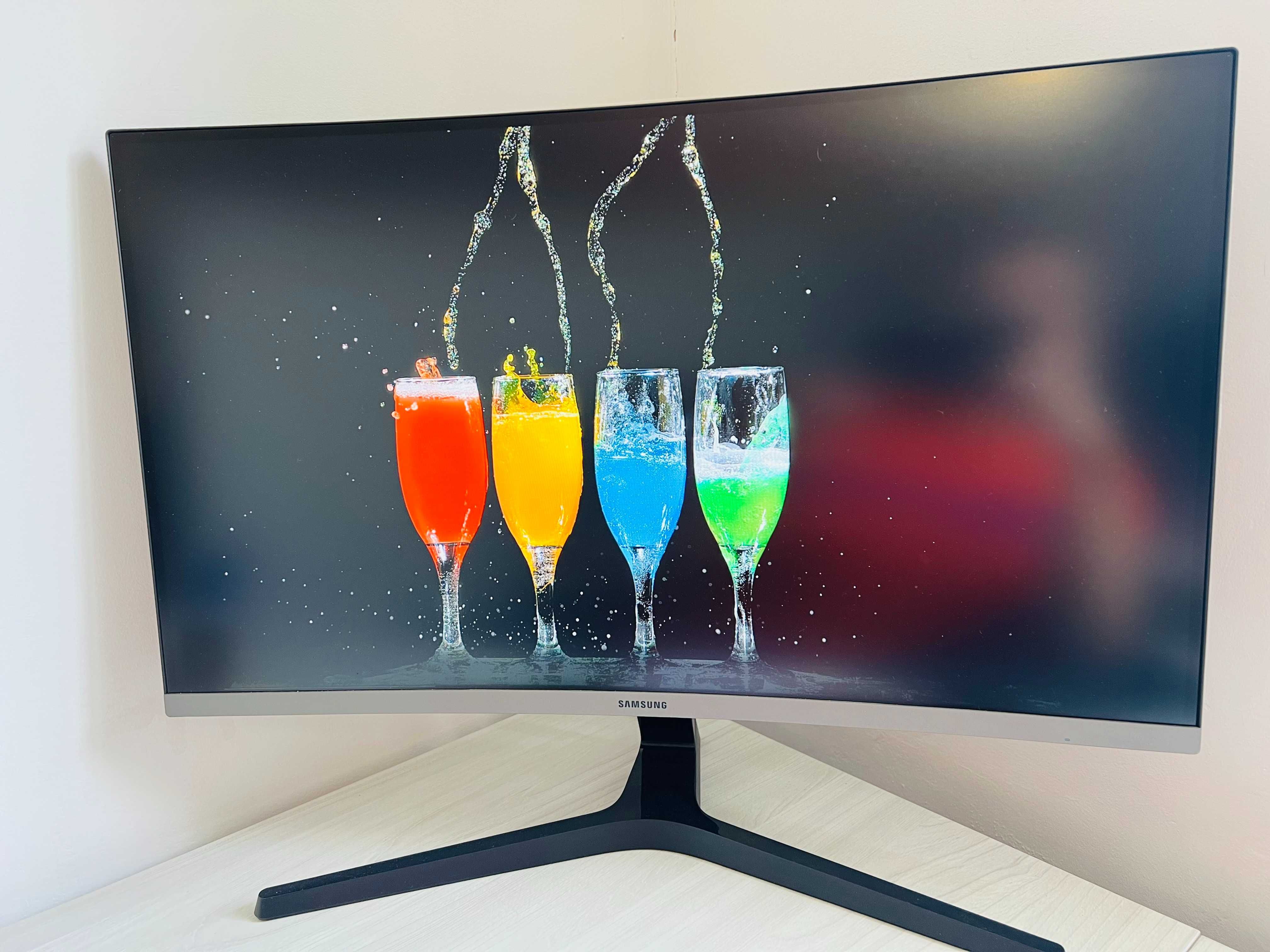 Монитор Samsung 27 C27R500