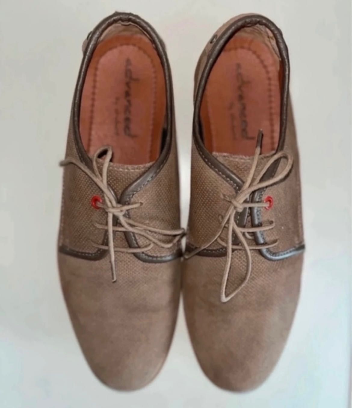Sapatos castanhos homem