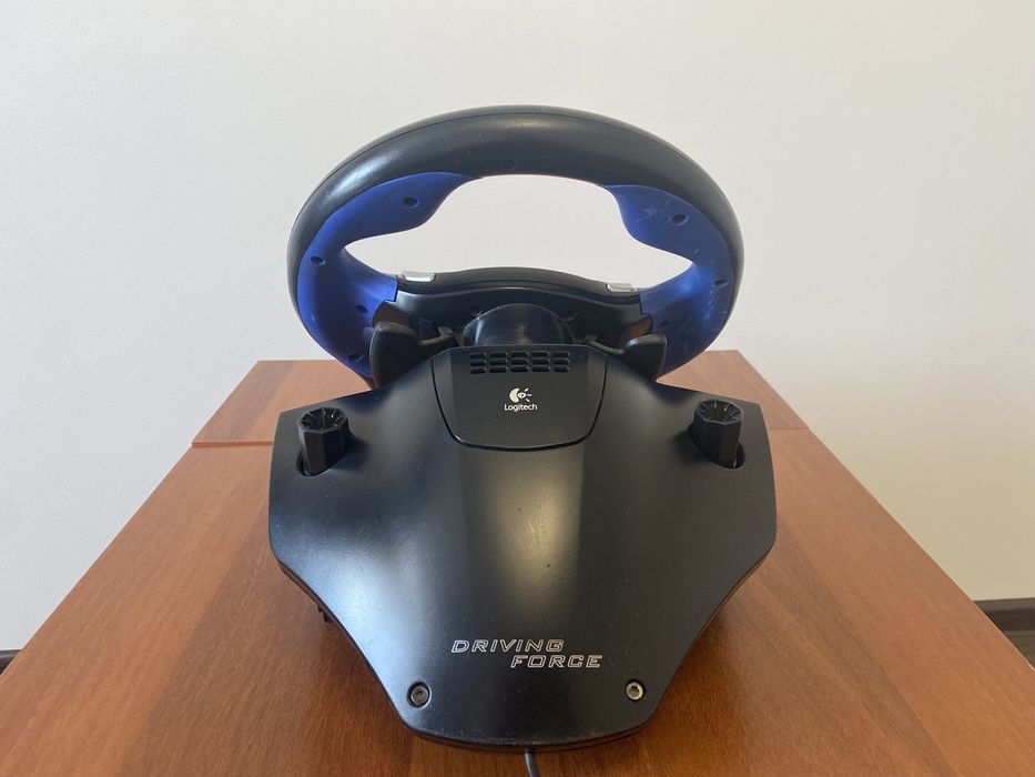 Ігровий руль Logitech Driving Force
