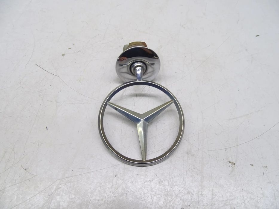 Mercedes W204 W212 Celownik Emblemat Znaczek Gwiazda
