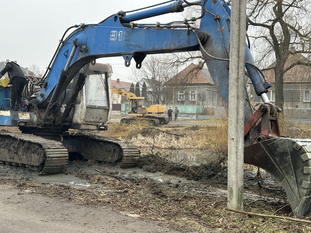 Послуги гусеничного екскаватора liebherr 912