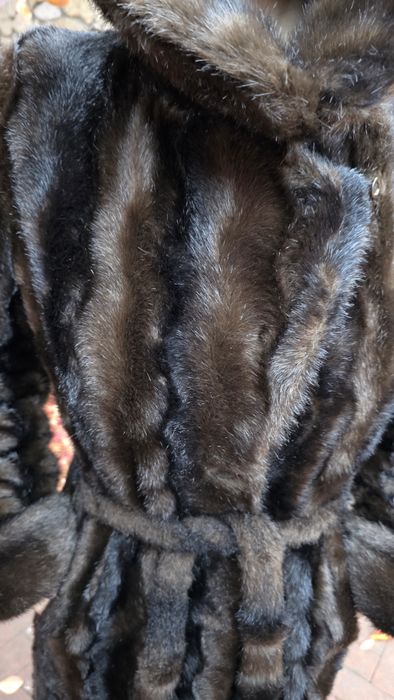 Продам шубу з еко-хутра