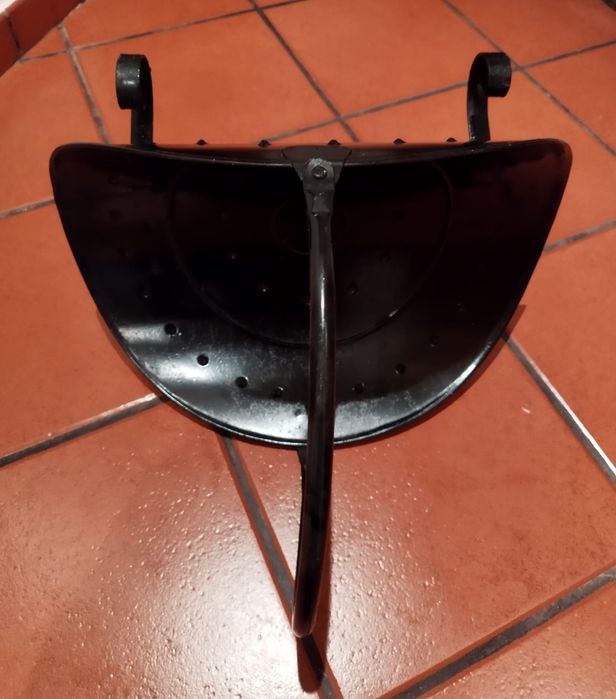 Cesto metálico para lenha