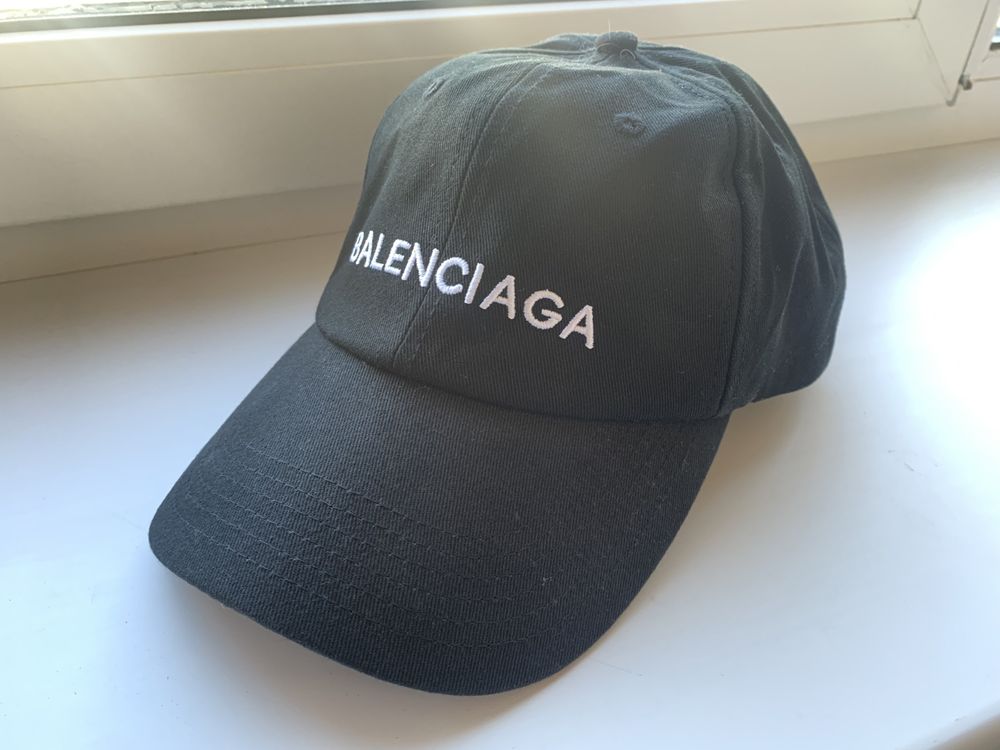 Кепка balenciaga. Оригинал. Состояние новой