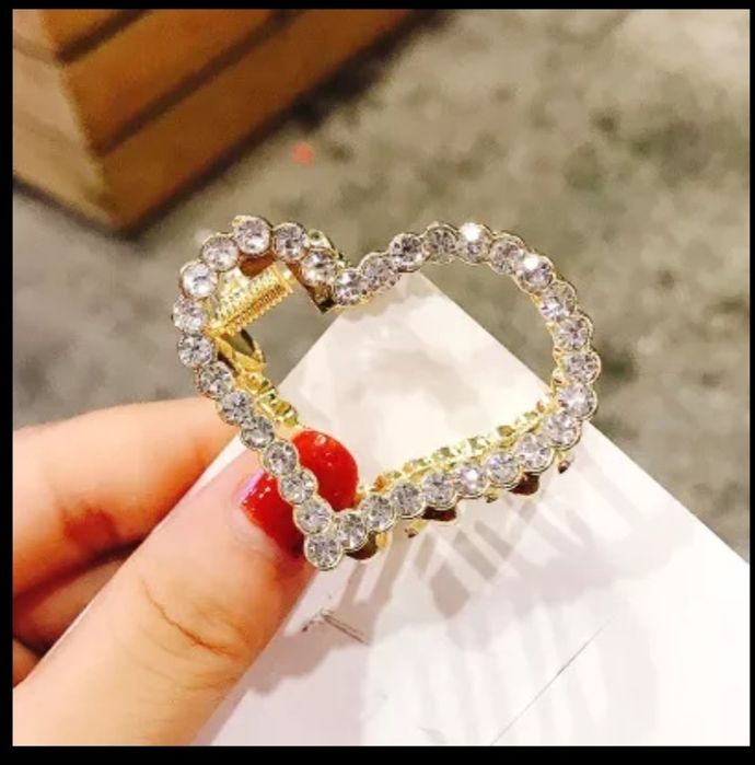 Заколки для волос.