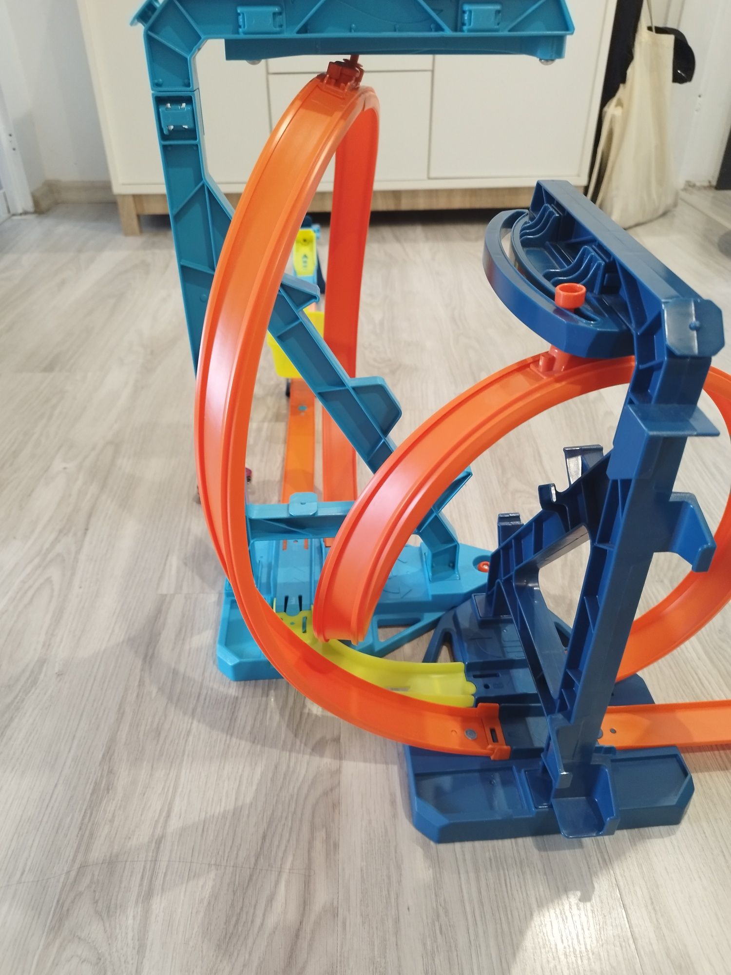 Hot Wheels Megatransformacja