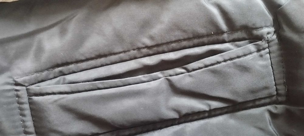 Чоловіча або підліткова куртка.