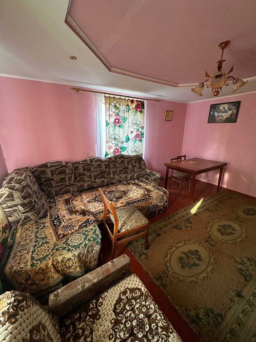 Продаж будинку с.Вікторів +43 сот землі. всі комунікації є.