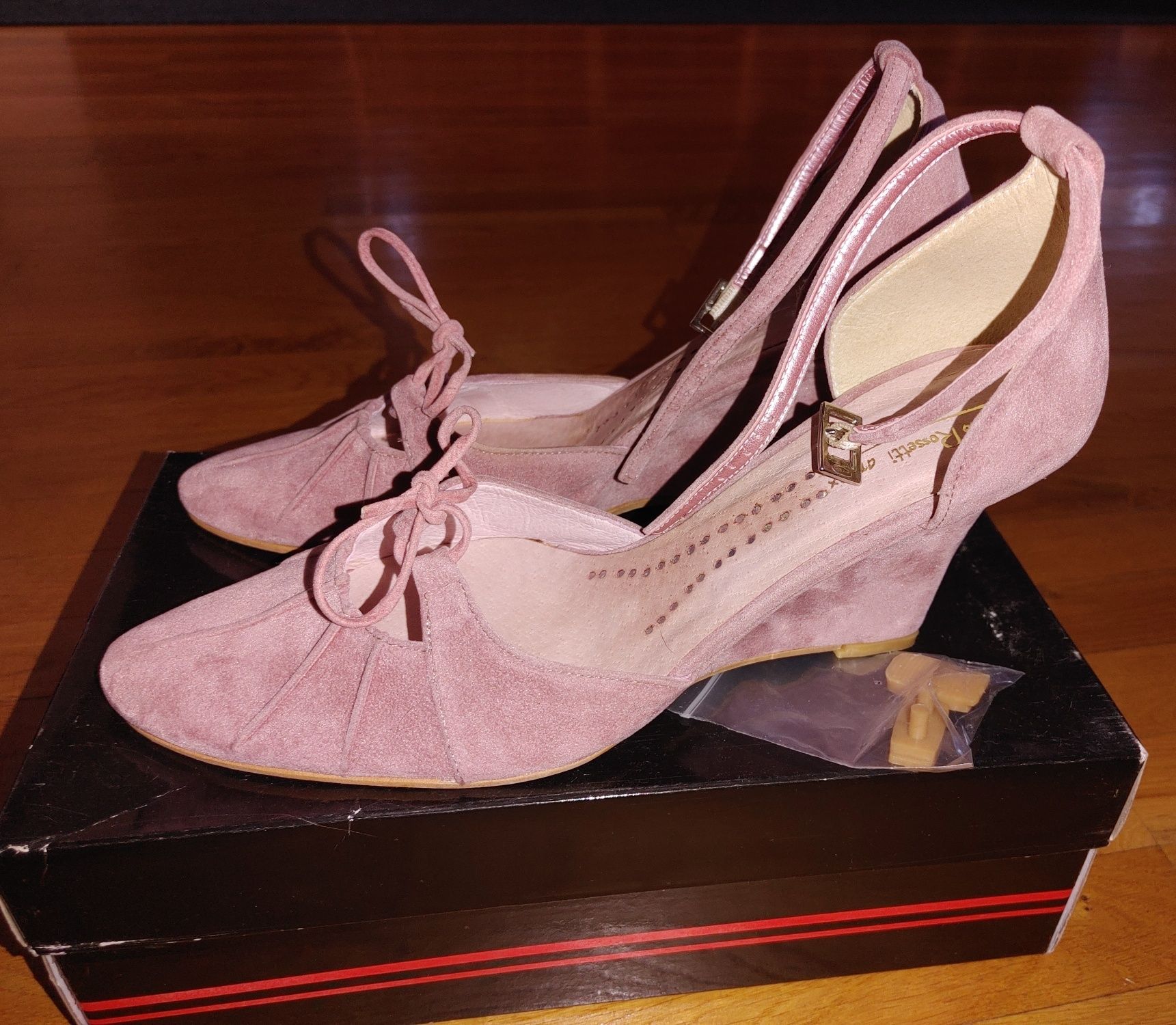 Buty zamszowe różowe - rozmiar 39