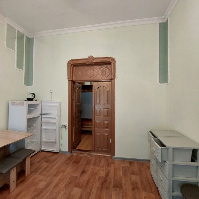 Сдам комнату в центре с одним соседом